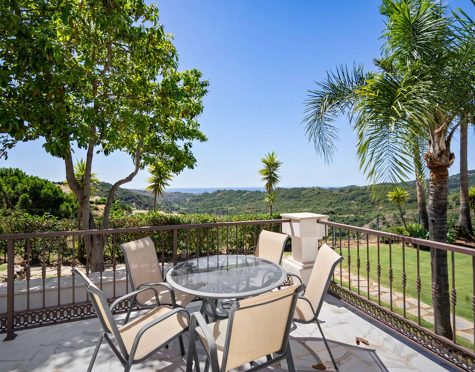 Villa for sale in Benahavis