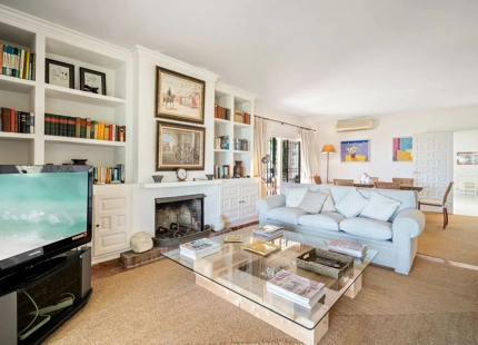 Villa en venta en Estepona