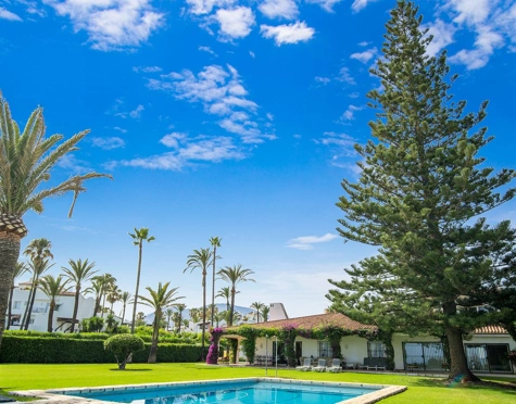 Villa en venta en Estepona