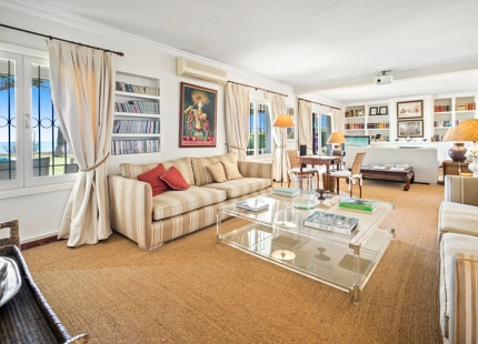 Villa en venta en Estepona