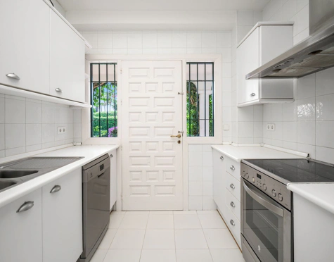 Villa for sale in Estepona