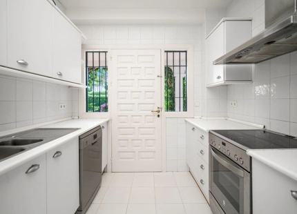 Villa en venta en Estepona