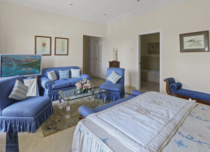 Villa for sale in El Paraiso, Estepona East
