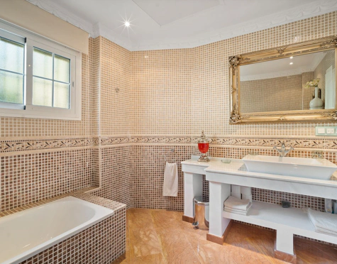 Villa en venta en Benahavis