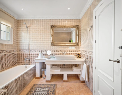 Villa en venta en Benahavis