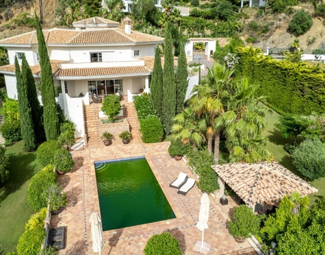 Villa en venta en Benahavis