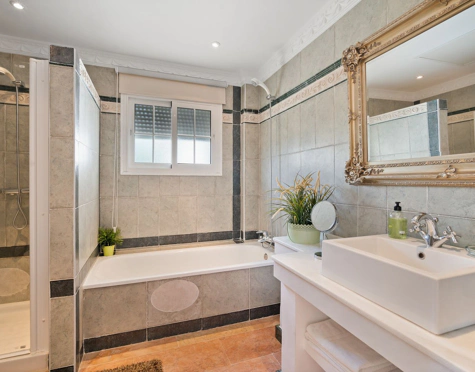 Villa en venta en Benahavis