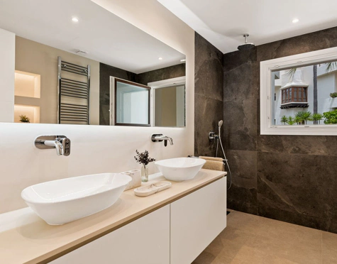 Ground Floor Apartment for sale in New Golden Mile, Estepona East