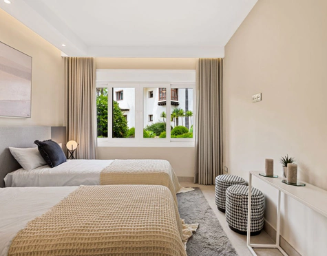 Ground Floor Apartment for sale in New Golden Mile, Estepona East
