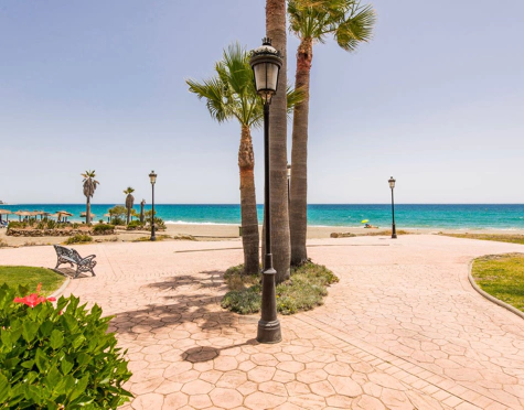 Ground Floor Apartment for sale in New Golden Mile, Estepona East