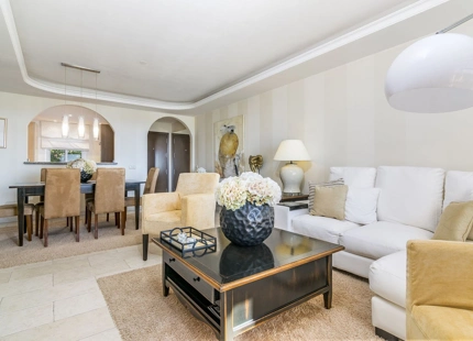 Ático en venta en Benahavis
