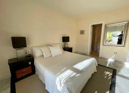 Apartment for sale in Nueva Andalucia, Marbella
