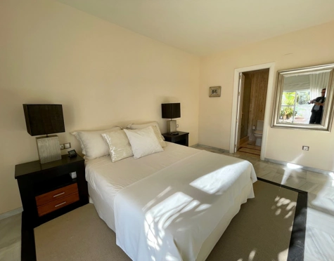 Apartamento en venta en Nueva Andalucia, Marbella