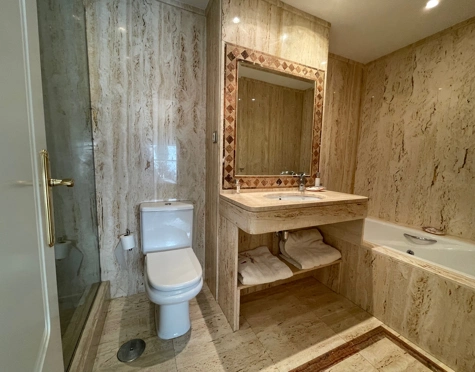 Apartamento en venta en Nueva Andalucia, Marbella