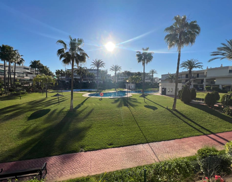 Apartamento en venta en Nueva Andalucia, Marbella