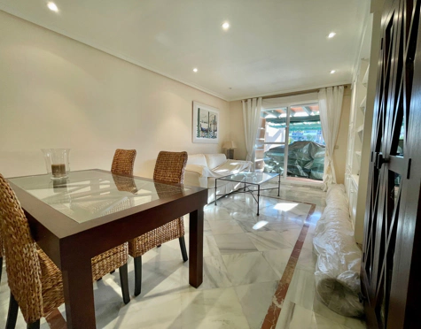 Apartamento en venta en Nueva Andalucia, Marbella