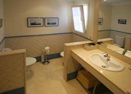 Villa for sale in Marbella - Puerto Banus