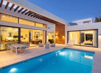 Villa en venta en Estepona