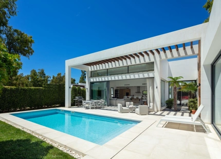 Villa en venta en Estepona