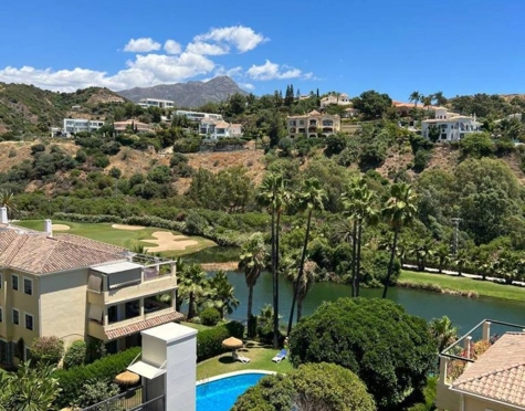 Ático en alquiler a corta temporada en La Quinta, Benahavis