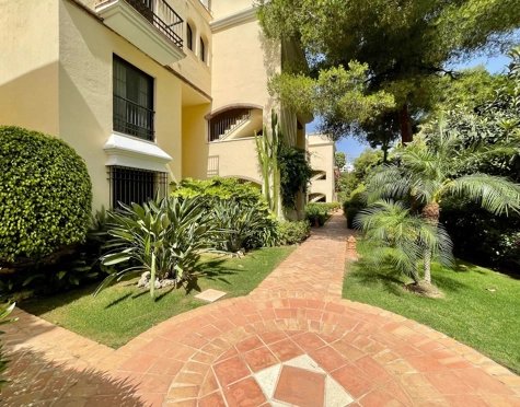 Apartamento Planta Baja en venta en Benahavis