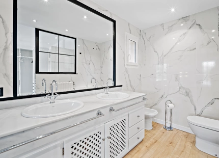 FRONT LINE GOLF VILLA FOR SALE IN MARBELLA EAST