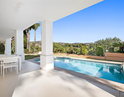 Villa for sale in Torre Real, Marbella Este