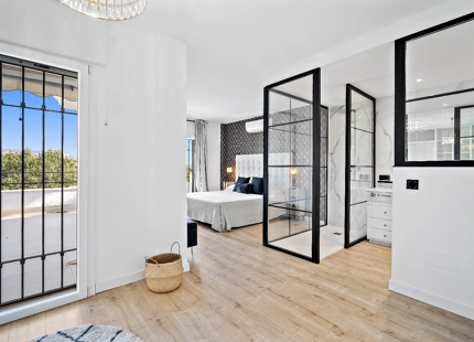 FRONT LINE GOLF VILLA FOR SALE IN MARBELLA EAST