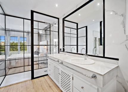 FRONT LINE GOLF VILLA FOR SALE IN MARBELLA EAST