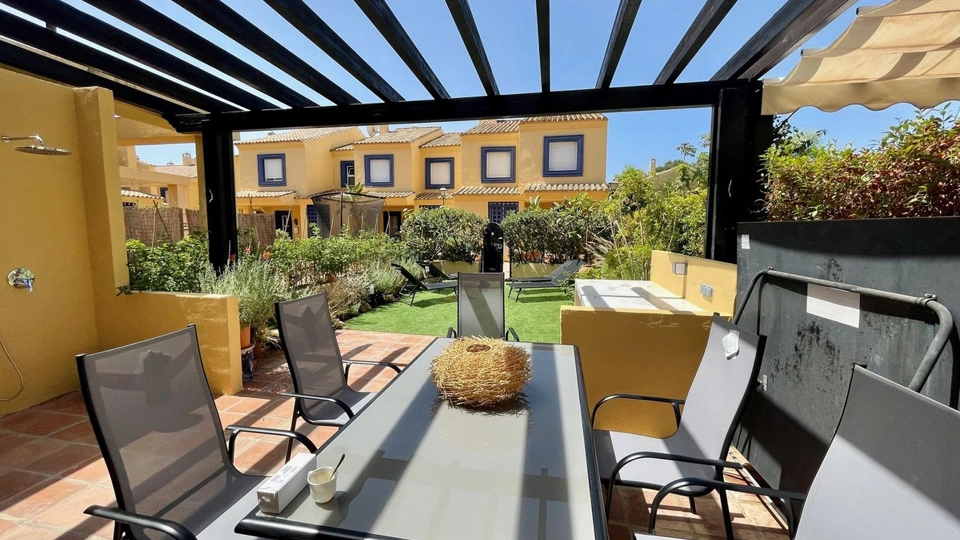 Adosado en venta en Nueva Andalucia, Marbella