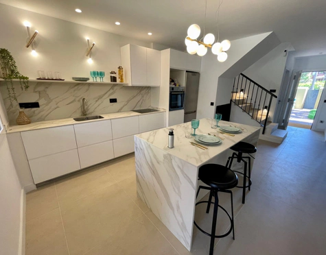Adosado en venta en Nueva Andalucia, Marbella