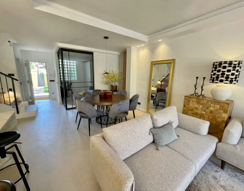 Adosado en venta en Nueva Andalucia, Marbella