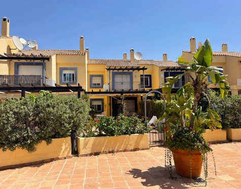 Adosado en venta en Nueva Andalucia, Marbella