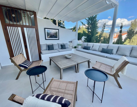 Apartamento en venta en Nueva Andalucia, Marbella