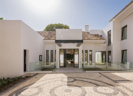 Villa en venta en El Paraiso, Estepona Este