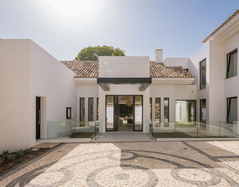 Villa en venta en El Paraiso, Estepona East