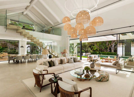 Villa en venta en El Paraiso, Estepona Este