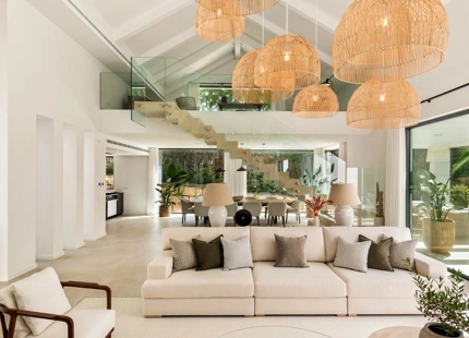 Villa en venta en El Paraiso, Estepona Este