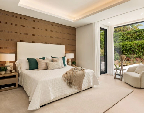 Villa en venta en El Paraiso, Estepona East