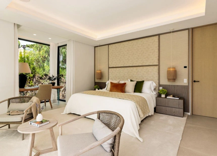 Villa en venta en El Paraiso, Estepona Este
