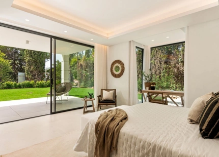 Villa en venta en El Paraiso, Estepona Este