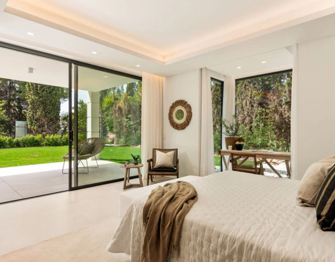 Villa en venta en El Paraiso, Estepona East