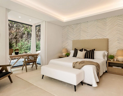 Villa en venta en El Paraiso, Estepona East