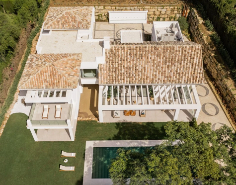 Villa en venta en El Paraiso, Estepona East