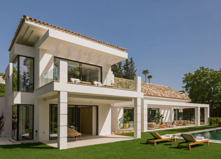 Villa en venta en El Paraiso, Estepona Este