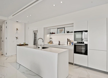 Apartamento en venta en Benahavis