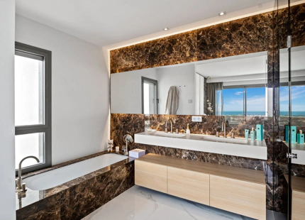 Apartamento en venta en Benahavis