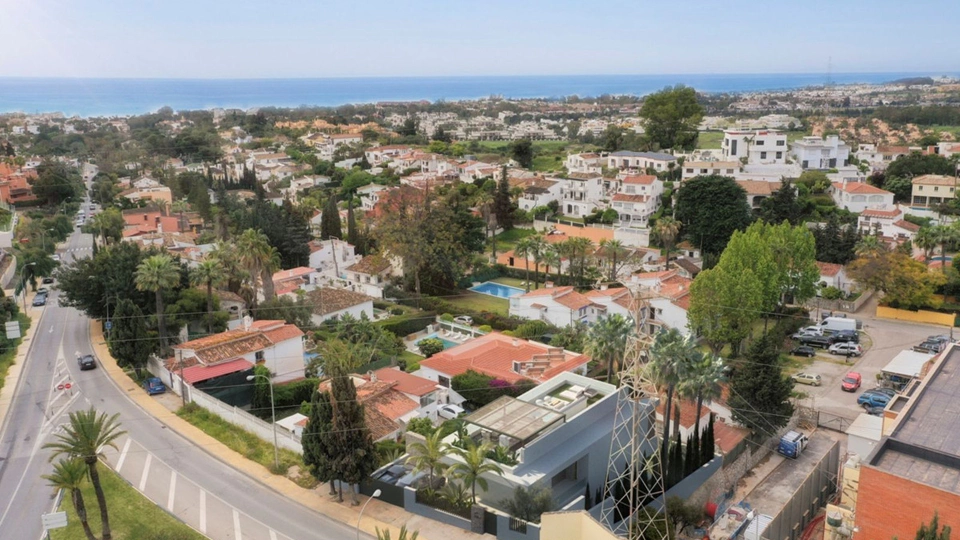 Villa en venta en Nueva Andalucia, Marbella