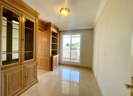 Ático sin muebles en Marina Banus