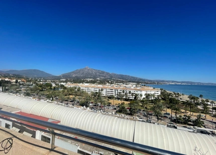 Ático sin muebles en Marina Banus